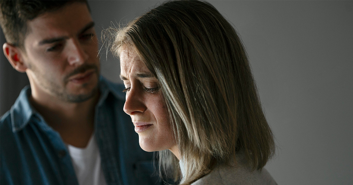 Muitas pessoas possuem dificuldade para superar um término.  Créditos: www.freepik.com