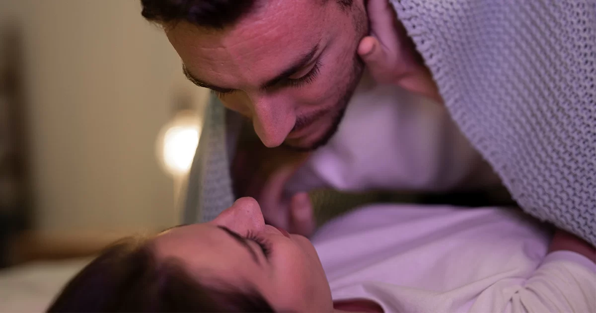 Como melhorar a vida sexual com seu parceiro: práticas, comunicação e conexão